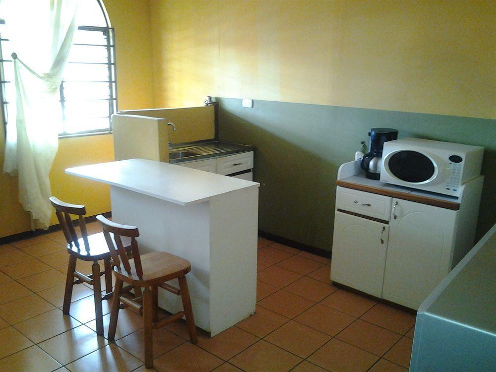 Cabinas Madeleine Puntarenas Zewnętrze zdjęcie
