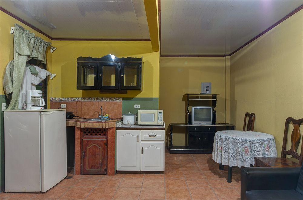 Cabinas Madeleine Puntarenas Zewnętrze zdjęcie