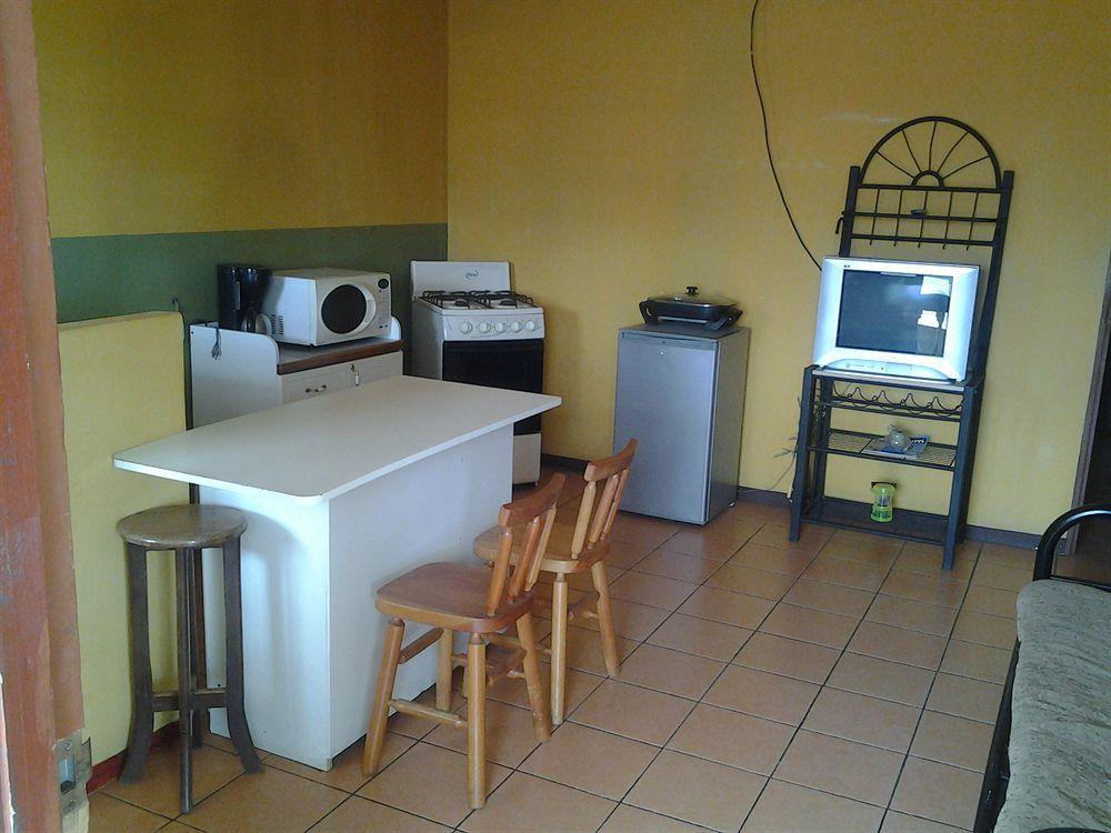 Cabinas Madeleine Puntarenas Zewnętrze zdjęcie