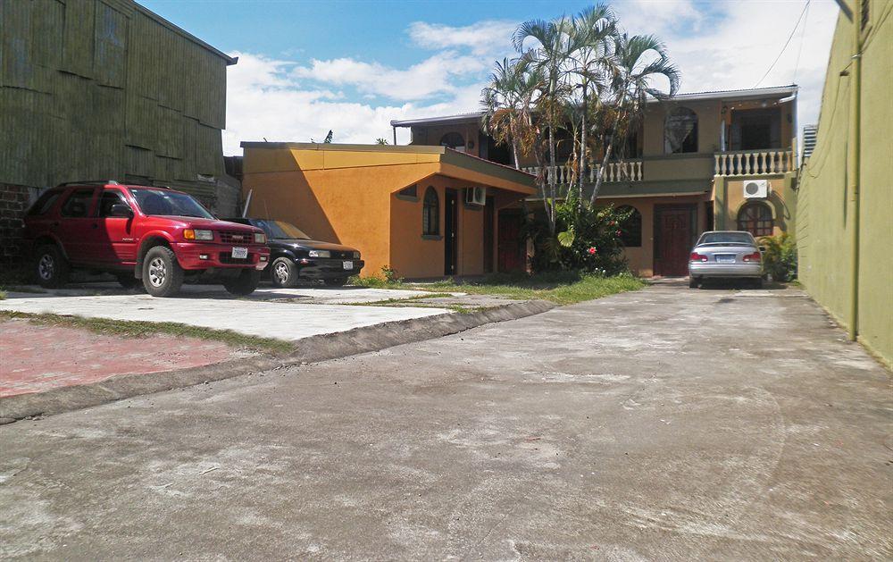 Cabinas Madeleine Puntarenas Zewnętrze zdjęcie