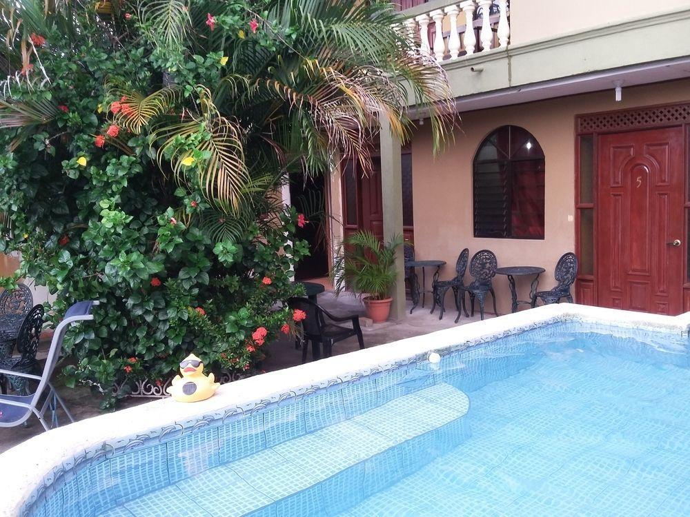 Cabinas Madeleine Puntarenas Zewnętrze zdjęcie