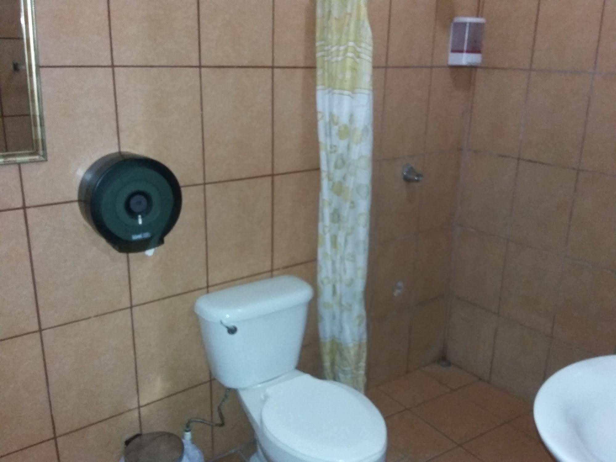 Cabinas Madeleine Puntarenas Zewnętrze zdjęcie